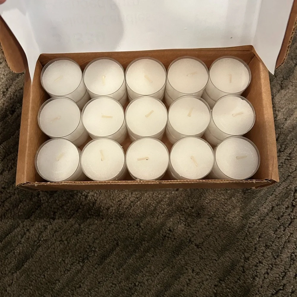 White Tealight Candles - Picture 4 of 4